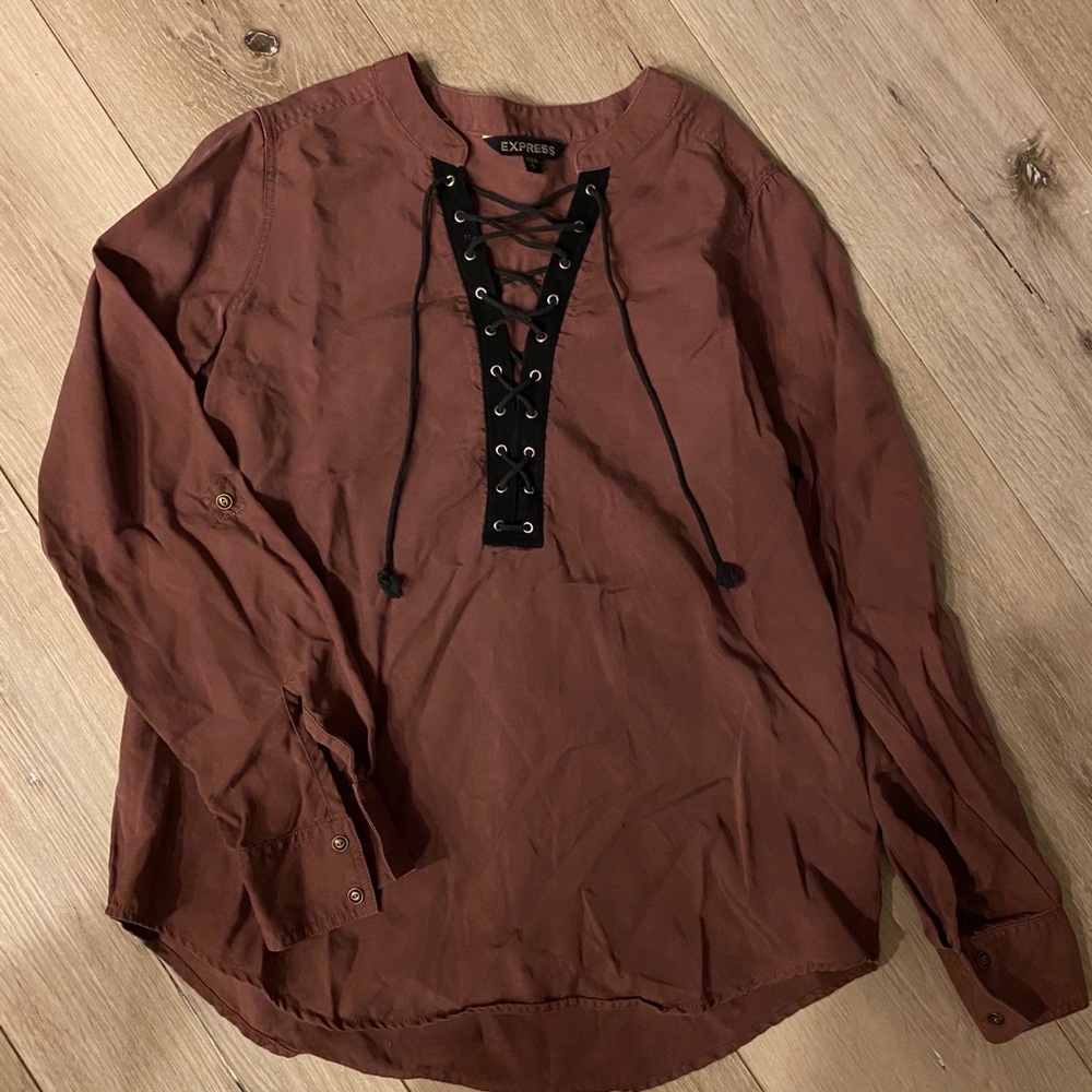 Front lace up long sleeve